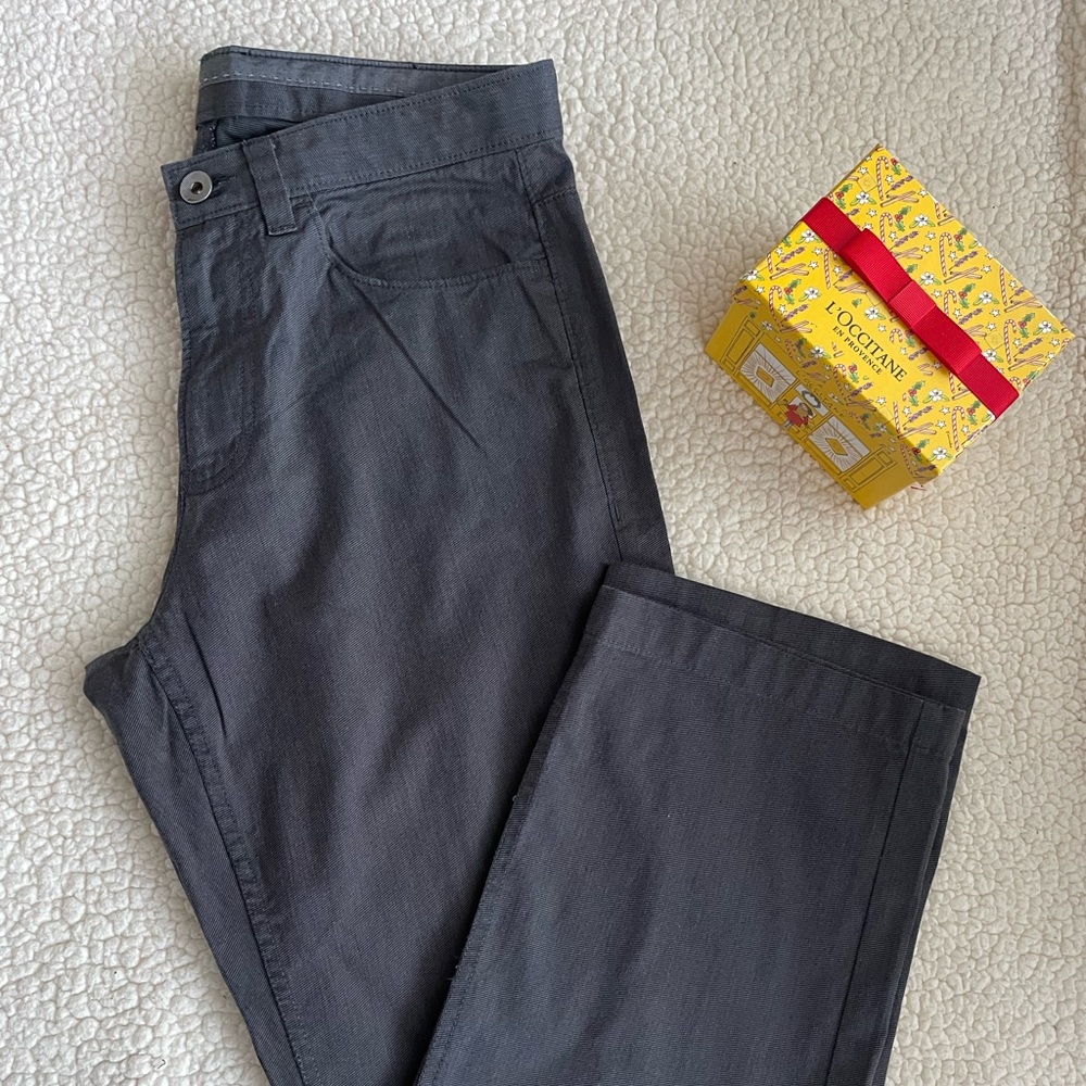 Calvin Kline pants .perfect condition no holes and statin.